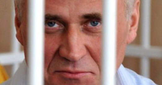 Палітвязня Статкевіча вінавацяць ва «ўхіленні ад грамадскай працы»