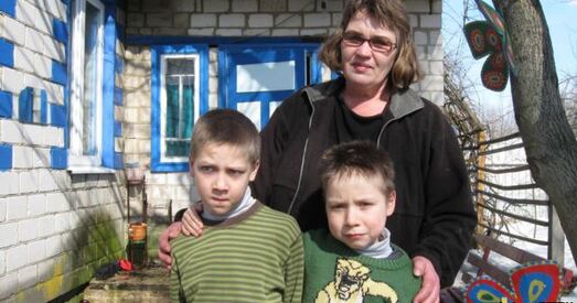 Ад Надзеі Дударэнкі забралі ўсыноўленых дзяцей. Жанчына плача: «Гэта выкраданне»