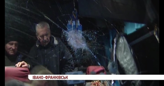 На аўтобус з мітынгоўцамі, якія ехалі ў Кіеў — напалі