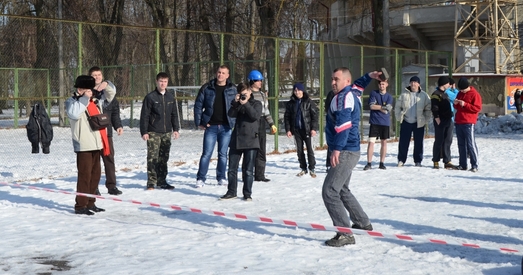 У Цярнопалі на Народнай алімпіядзе кідалі брукавы камень і разбіралі аўтамат Калашнікава