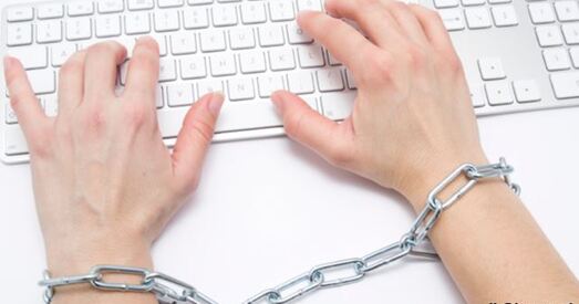 Мінінфарм вынес папярэджанне «Тузіну гітоў» і сайту АГП