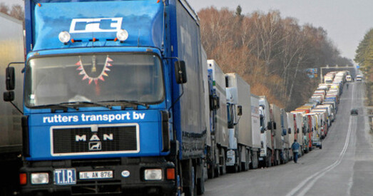 На мяжы ў Каменным Логу грузавікі стаяць па 13 гадзінаў