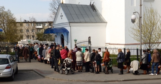 Асвячэнне яек і пірагоў у слонімскім Спаса-Праабражэнскім саборы (фота)