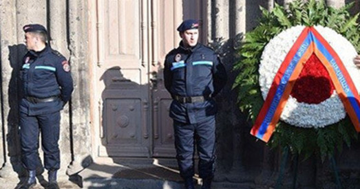 У Гюмры праходзіць пахаванне сёмай ахвяры жорсткага забойства — шасцімесячнага Сярожы Авецісяна