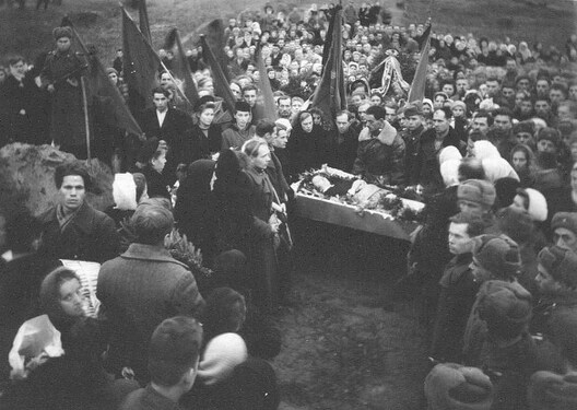 pahov_ni_ganni_karol_u_slon_me_snezhan_1947_g_.jpg pahov_ni_ganni_karol_u_slon_me_snezhan_1947_g_.jpg