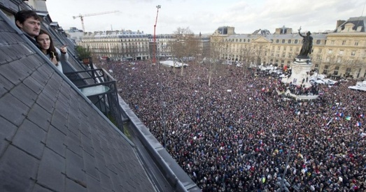 У Парыжы пачаўся марш у памяць ахвяраў тэрактаў
