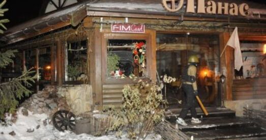 У Кіеве разграмілі два рэстарана людзі, апранутыя, як пратэстоўцы