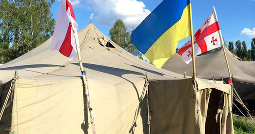 У батальёне «Данбас» узнялі беларускі нацыянальны сцяг