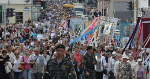 Тысячы вернікаў правялі шэсце па вуліцах беларускай сталіцы