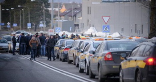 У Мінску таксісты выйшлі пратэставаць супраць Uber