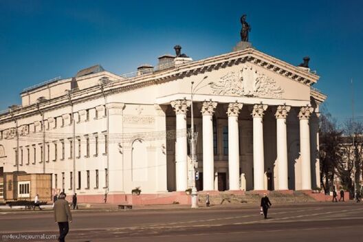 theatre6.jpg theatre6.jpg