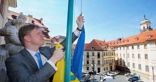 Фотафакт: 60 гарадоў Чэхіі ўзнялі ўкраінскія сцягі