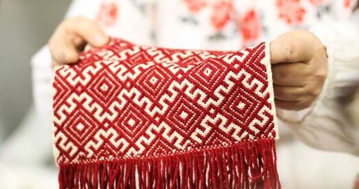 Урад аддаў «Дзень вышыванкі» БРСМу