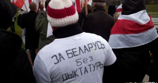 У Мінску затрымалі працоўнага ў майцы «За Беларусь без дыктатуры»