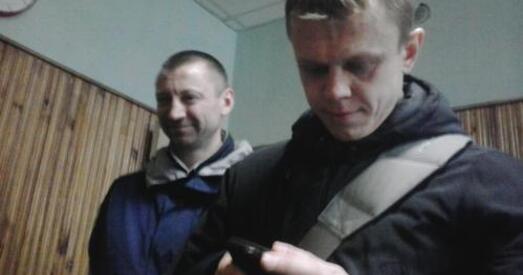 Каля амбасады РФ у Мінску затрымалі журналістаў