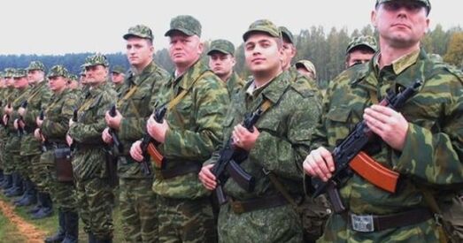 Беларускі шараговы за месяц збораў атрымлівае ў 5 разоў менш, чым расейскі за дзень