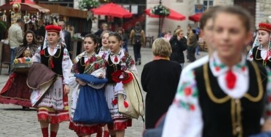 5/8 0000067561_den_vyshivanki_2016_790x400.jpg