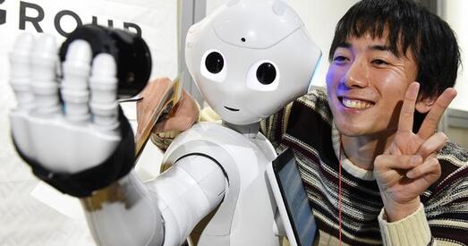 У Японіі робат упершыню ў свеце паступіў у сярэднюю школу