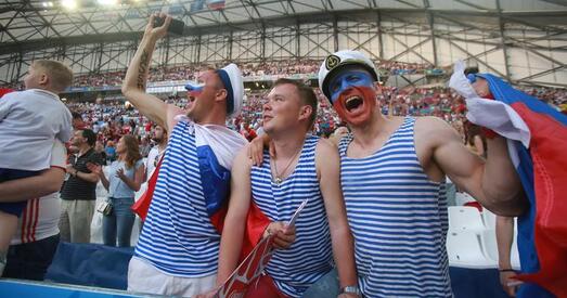 Расійскія фанаты забілі англічаніна на Еўра–2016. Падазраваныя пройдуць працэдуру апазнання