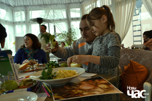 13_2_logo.jpg 13_2_logo.jpg