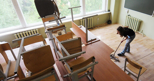 Расія. Міністр адукацыі заклікала вярнуць прыборку класаў школьнікамі