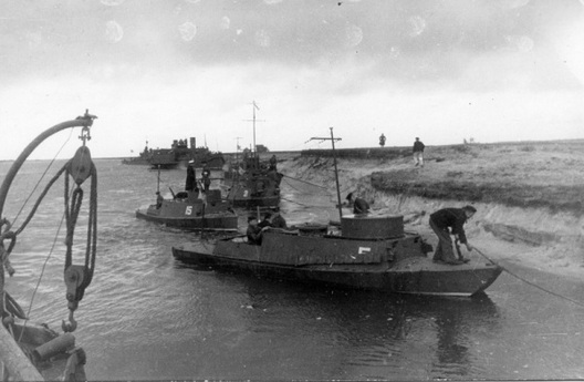 pol_skie_bronekatera_s_sovetskimi_ekipazhami_logo.jpg pol_skie_bronekatera_s_sovetskimi_ekipazhami_logo.jpg