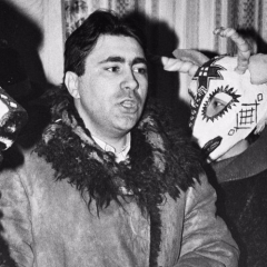 Мікола Трус падчас калядавання ў Строчыцах, здымак 1999 году, крыніца: vytoki.net Мікола Трус падчас калядавання ў Строчыцах, здымак 1999 году, крыніца: vytoki.net