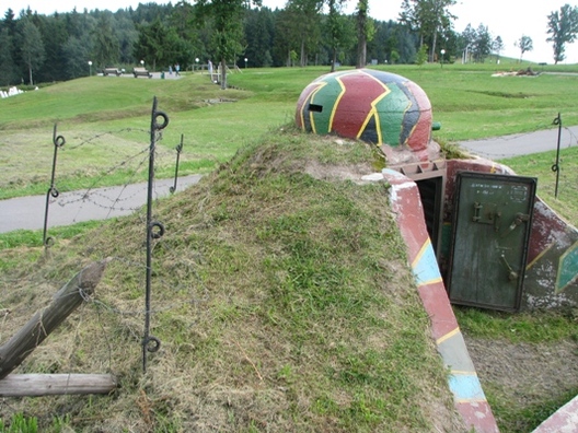 pol_skij_bronekupol_vidni_shtiri_dlja_provoloki_prozvannie_svin_i_hvosti_ispol_zuemie_v_pol_skih_ukreplenijah.jpg pol_skij_bronekupol_vidni_shtiri_dlja_provoloki_prozvannie_svin_i_hvosti_ispol_zuemie_v_pol_skih_ukreplenijah.jpg