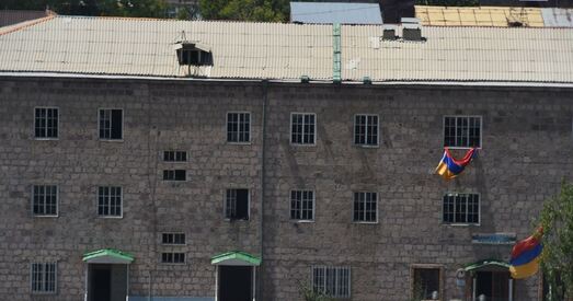 У Ерэване вызвалілі яшчэ двух закладнікаў