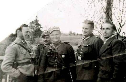 7_ljasnija_brati_z_v_lenshchini_1944_god.jpg 7_ljasnija_brati_z_v_lenshchini_1944_god.jpg