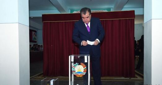 У Таджыкістане адбыўся рэферэндум, які дазволіў прэзідэнту Рахмону абірацца без абмежаванняў