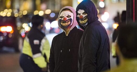 У Швецыі мужчына ў масцы клоуна ўдарыў юнака нажом