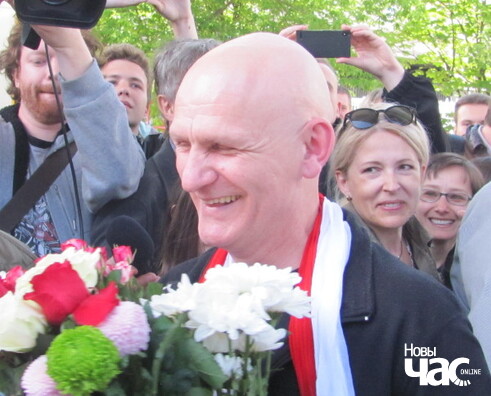 b1_logo.jpg b1_logo.jpg