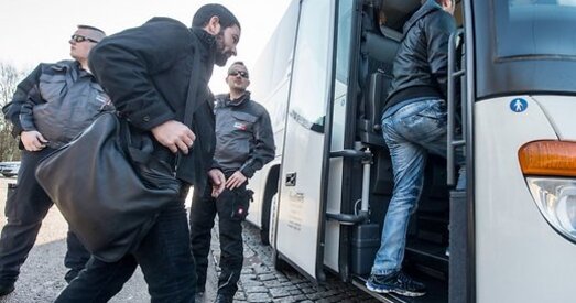 Германія дэпартавала першую групу афганскіх мігрантаў