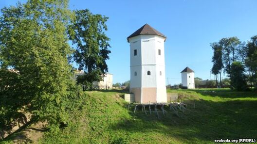 Замкавыя вежы. Узведзеныя, але не завершаныя Замкавыя вежы. Узведзеныя, але не завершаныя
