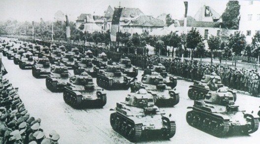 Былыя польскія танкі Рэно r-35, у складзе румынскага войска Былыя польскія танкі Рэно r-35, у складзе румынскага войска