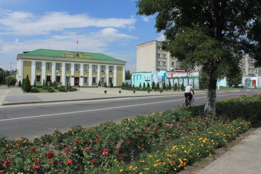 Цэнтральная плошча ў Добрушы. Фота: www.holiday.by Цэнтральная плошча ў Добрушы. Фота: www.holiday.by