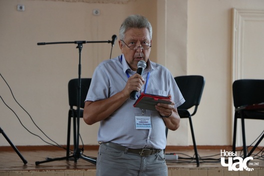 Прадстаўнік акруговай выбарчай камісіі Міхаіл Савановіч папярэдзіў, што канцэрт Змітра Вайцюшкевіча незаконны Прадстаўнік акруговай выбарчай камісіі Міхаіл Савановіч папярэдзіў, што канцэрт Змітра Вайцюшкевіча незаконны