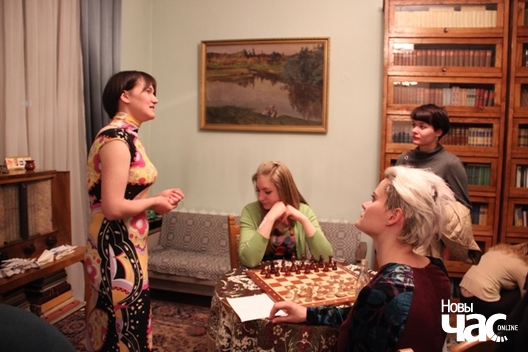 18/23 img_2470_logo.jpg