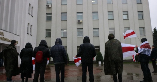 Актывісты працягваюць пікеты салідарнасці з Эдуардам Пальчысам (фота)