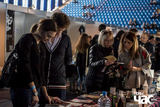 11/30 img_4678_1_logo.jpg