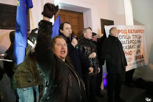 img_5792_logo_1.jpg img_5792_logo_1.jpg