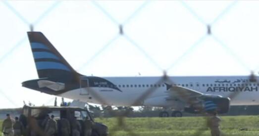 Захопнікі лівійскага самалёта здаліся ўладам Мальты