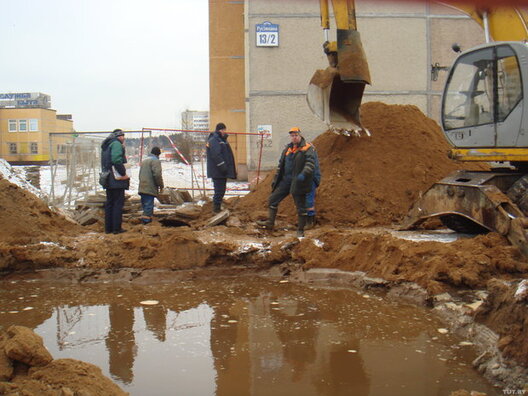 proryv_truby_zhspk_pervomayskiy_1___06.jpg proryv_truby_zhspk_pervomayskiy_1___06.jpg