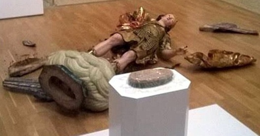 tourist_destroys_statue_cover.jpg tourist_destroys_statue_cover.jpg