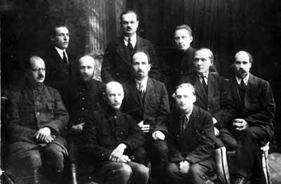 uladisla_charzhinsk_u_pershim_radze_drug_zleva_sjarod_belarusk_h_p_s_menn_ka_len_ngrad_1926_g__logo.jpg uladisla_charzhinsk_u_pershim_radze_drug_zleva_sjarod_belarusk_h_p_s_menn_ka_len_ngrad_1926_g__logo.jpg