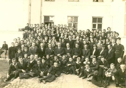 vuchn_v_lenskaj_belaruskaj_g_mnaz_sta_c_trecjaja_sprava_vera_belakoz_1938_g_.jpg vuchn_v_lenskaj_belaruskaj_g_mnaz_sta_c_trecjaja_sprava_vera_belakoz_1938_g_.jpg