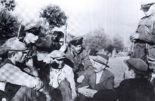 zhiteli_zapadnoj_belarusi_besedujut_s_krasnoarmejcami_logo.jpg zhiteli_zapadnoj_belarusi_besedujut_s_krasnoarmejcami_logo.jpg