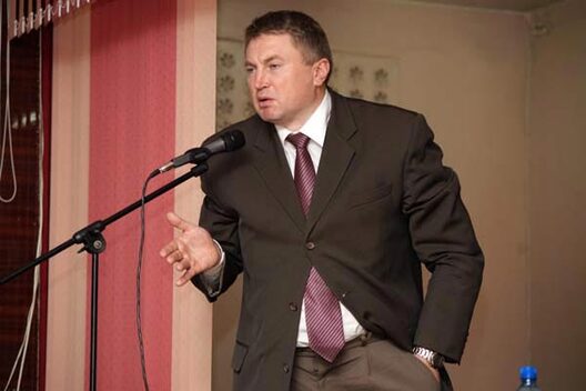 zmicer_us.jpg zmicer_us.jpg